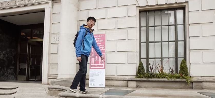 A-Boy-Who-Grew-Up-In-Front-of-the-Embassy